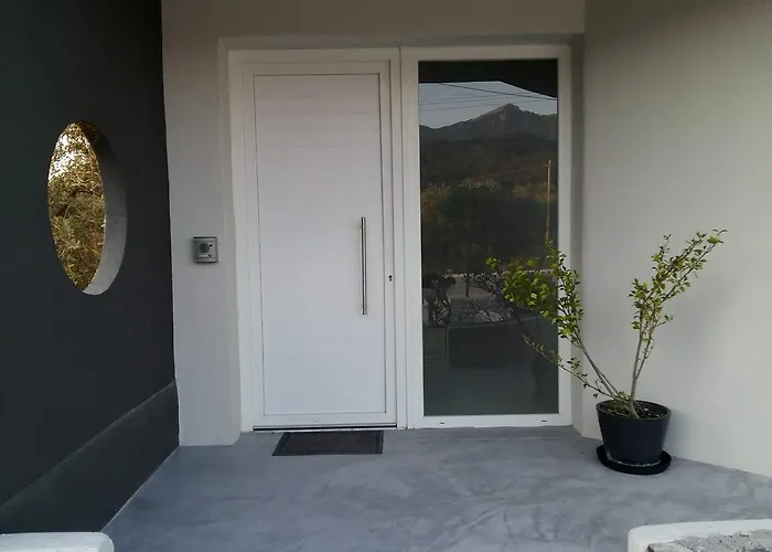 Mirador Apartman Liménasz